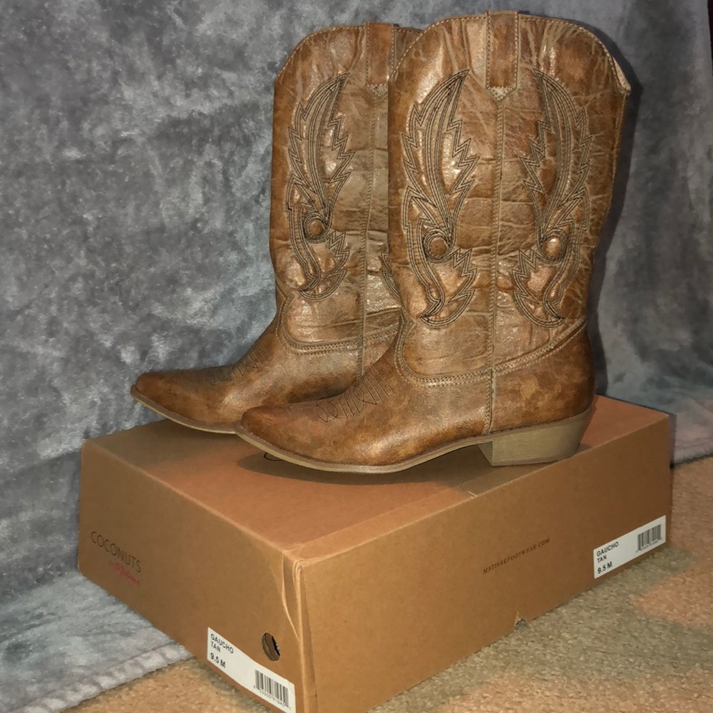Coconuts By Matisse Tan Cowgirl Boots